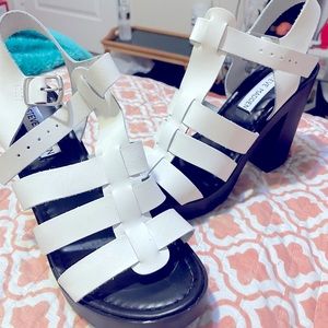 STEVE MADDEN PLATFORM SANDALS!! MUST GO!!